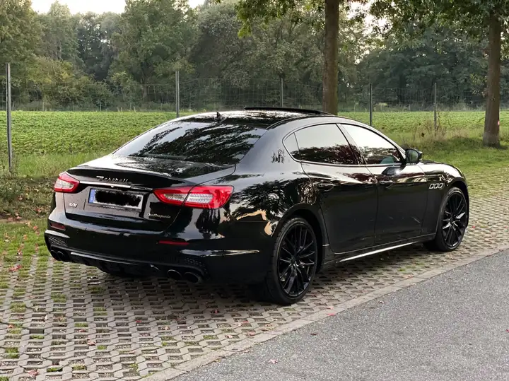 Maserati  Quattroporte SQ4 Nerissimo Edition - Imagen 3
